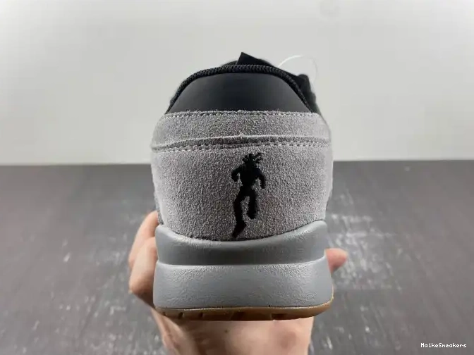MaikeSneakers X THE TRAVIS CHECK FZ8117-001 CUT JORDAN SCOTT 0508